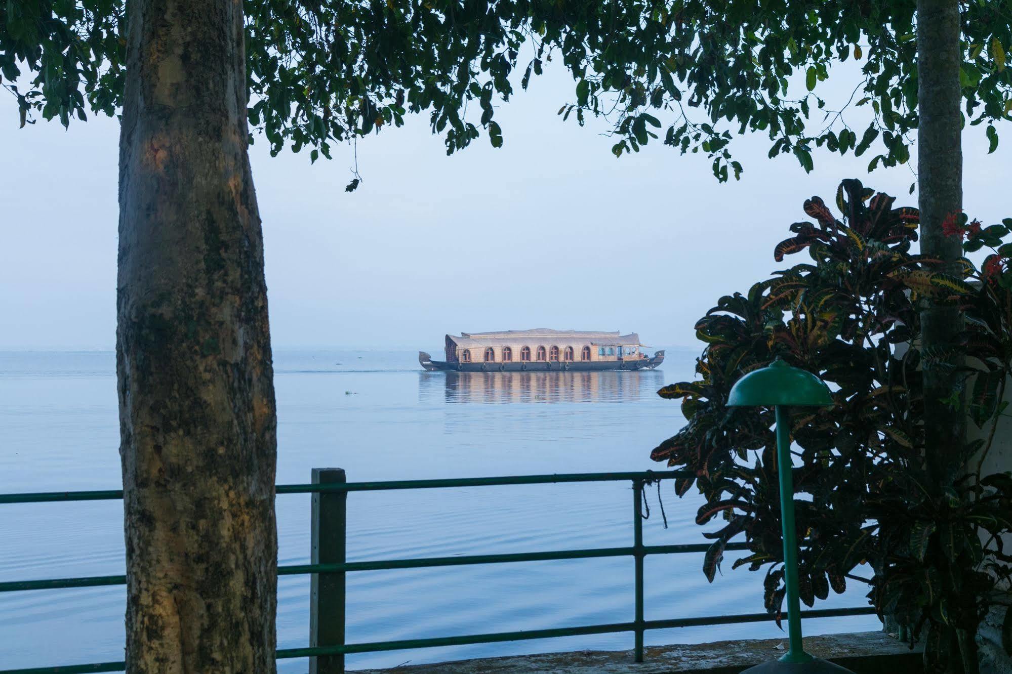 Illikkalam Lakeside Cottages Kumarakom Buitenkant foto